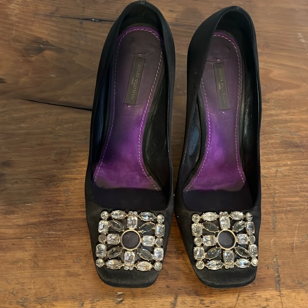 Size 39 black authentic Louis Vuitton heels with crystals, square toe